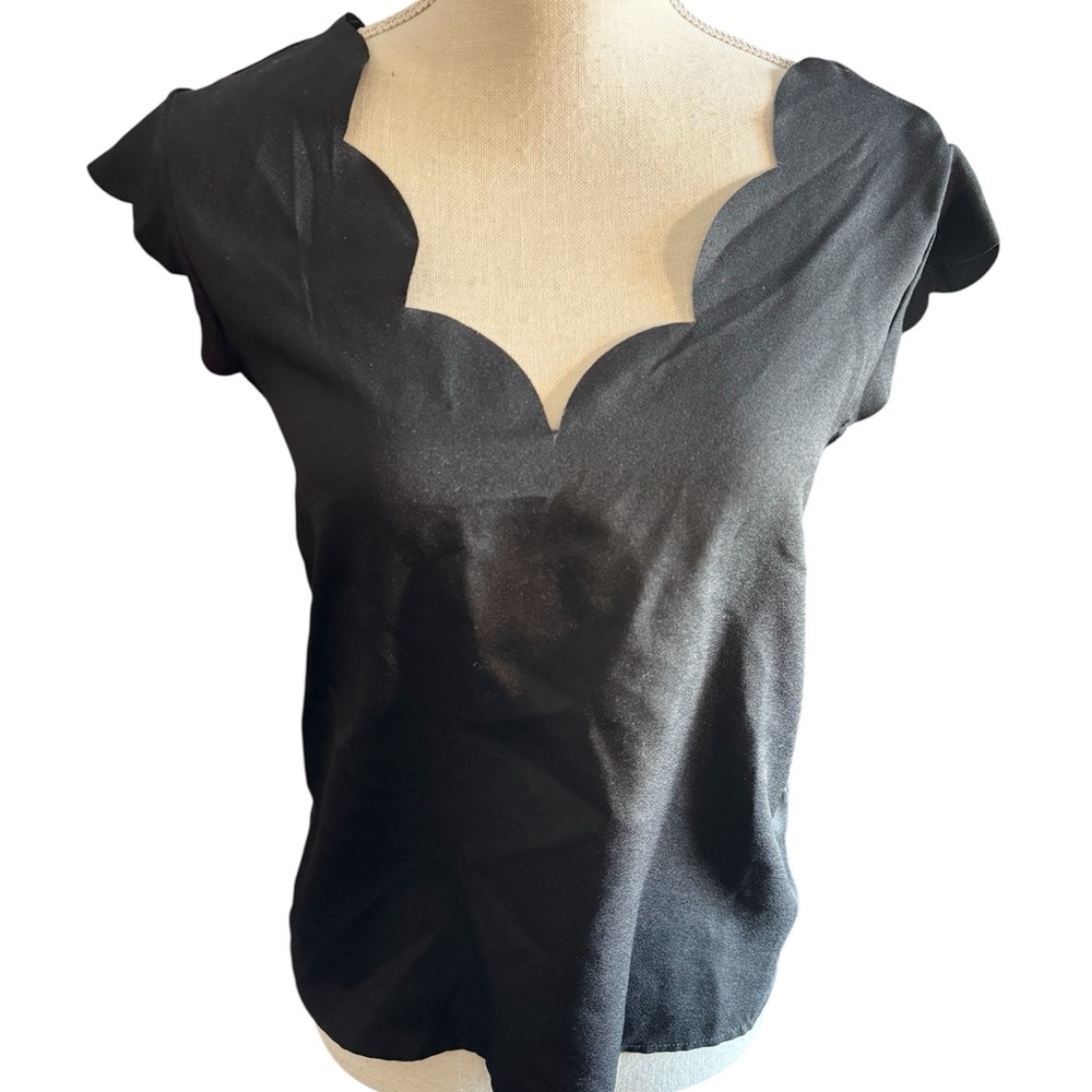 Black Scallop-Neck Cap Sleeve Women's Top